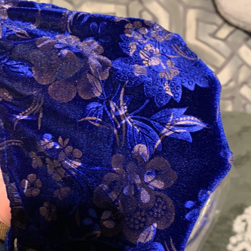 LAST 2️⃣ 🥰 Floral Velvet Ruching Detail Strappy Dress 🥰 - Picture 8 of 8